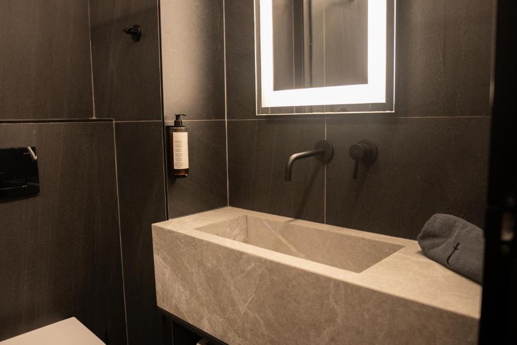 Taskou Luxury Suites - 1