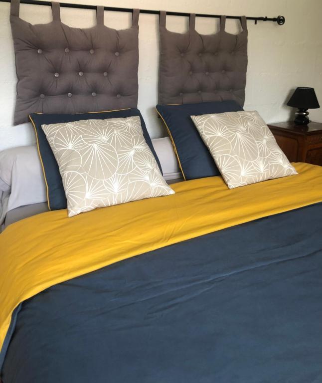 Posteľ alebo postele v izbe v ubytovaní Chambre d'hôtes Casa Tib