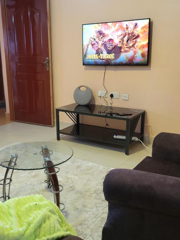 TV a/nebo společenská místnost v ubytování G&G Executive Homes Pipeline Nakuru