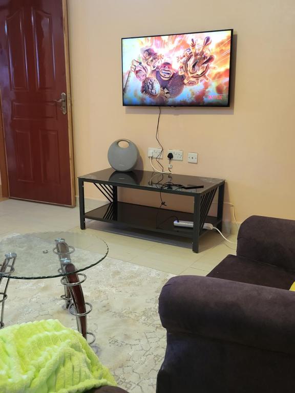TV a/nebo společenská místnost v ubytování G&G Executive Homes Pipeline Nakuru