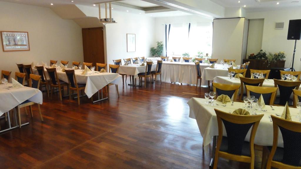 Restaurace v ubytování Hotel Restaurant Lathener Marsch