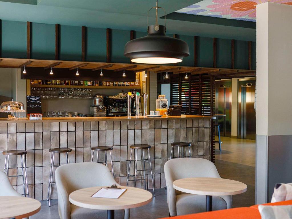 Lounge nebo bar v ubytování ibis Lyon Est Meyzieu