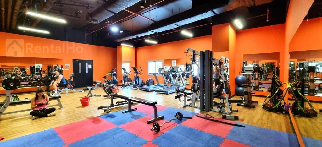 Fitness centrum a/nebo fitness zařízení v ubytování Cool Studio near to Metro & Beach in Dubai Marina