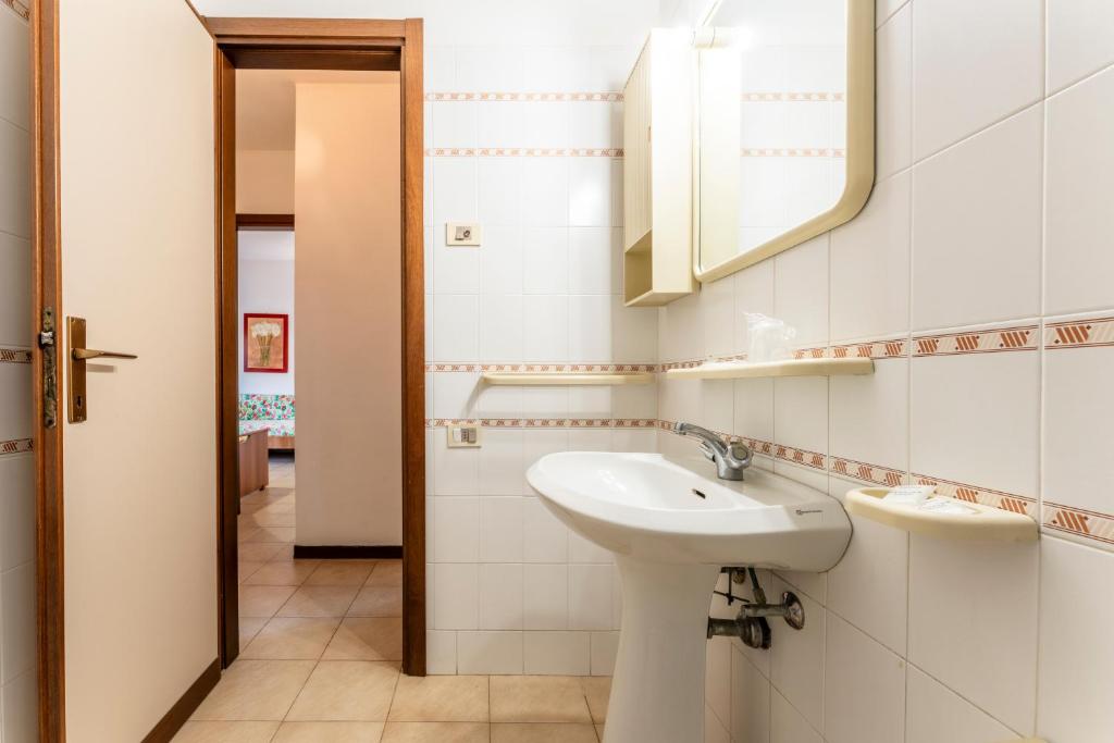 Koupelna v ubytování Giannella Beach Residence Apartment