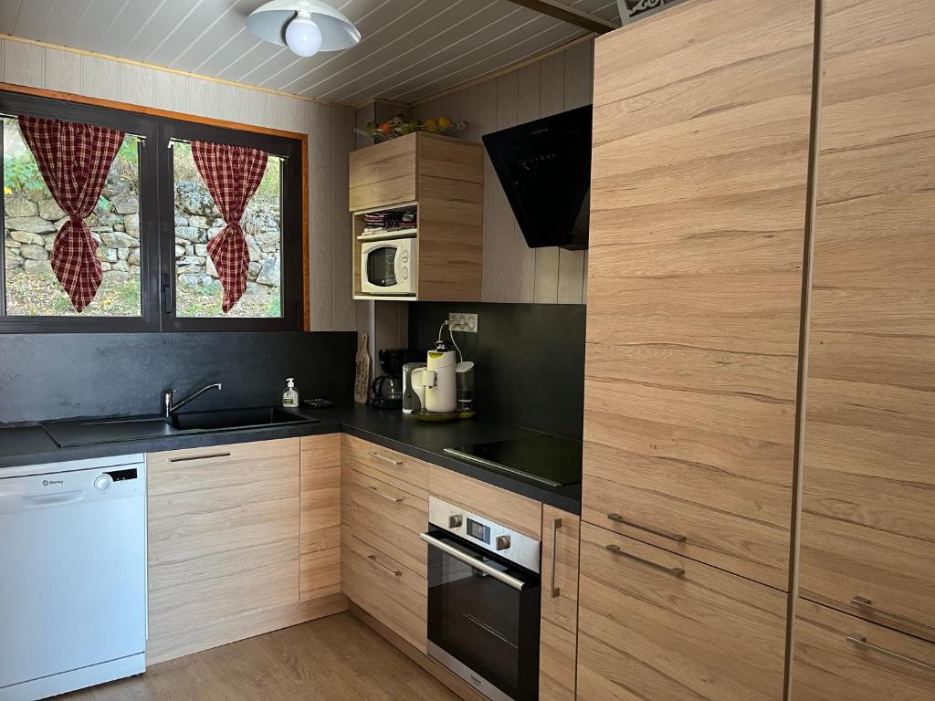 Kuchyň nebo kuchyňský kout v ubytování Grand F3 75m2 4/6 pers, jardin terrasse, top vue