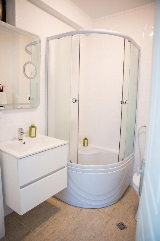 Koupelna v ubytování Hotel Cantemir