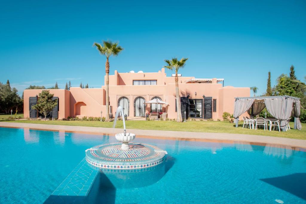 Bazén v ubytování Janat Al Atlas Resort & Spa nebo v jeho okolí