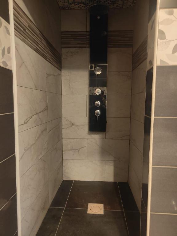 Chambre climatisée cosy Auberge du Manala Hôtel 24-24 – photo 8