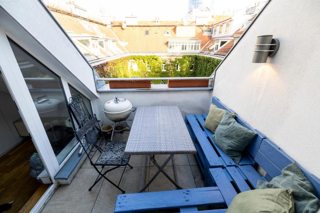 Balkon lub taras w obiekcie Luxurious maisonette apartment at the heart of Vienna