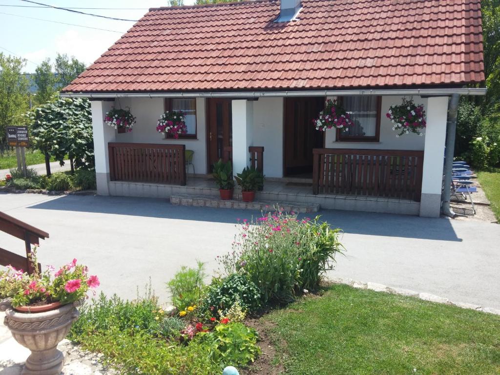 Guest House Family Dukić - 1