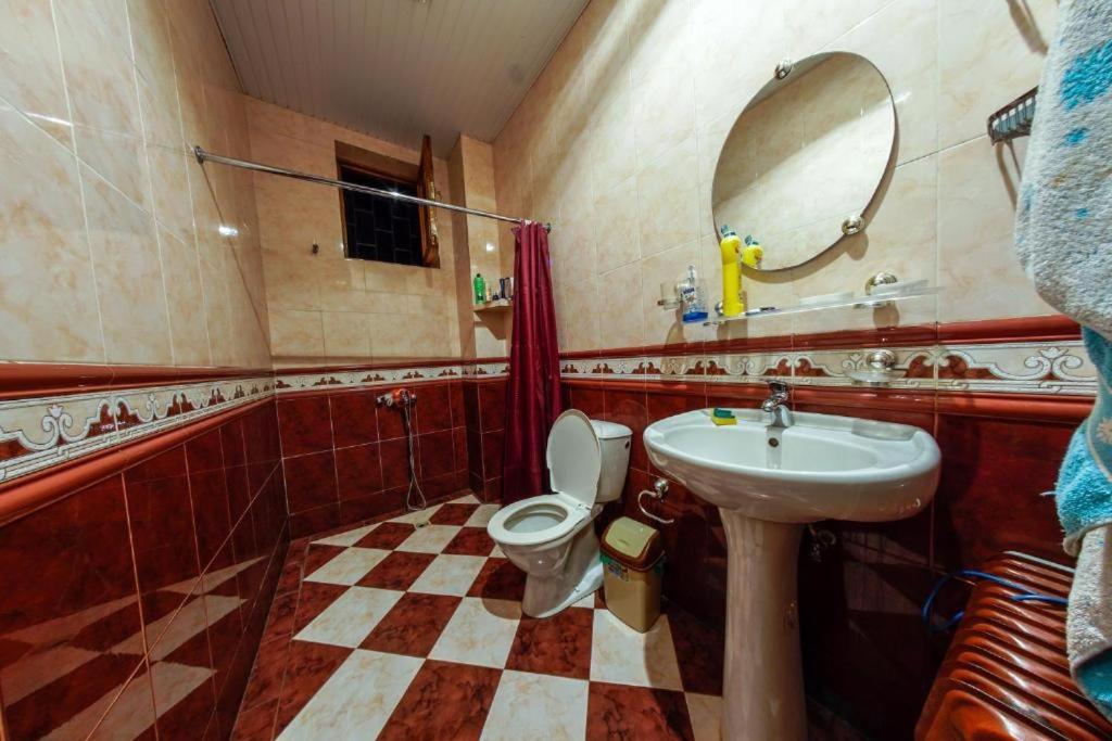 guest house mari - Family Room With Private Bathroom