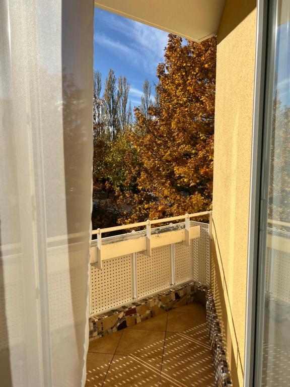 Balkón nebo terasa v ubytování Privatunterkunft kleiner Balkon in München West