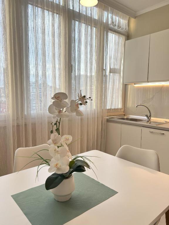 Grand New Bazaar Apartment - Imazhi 6