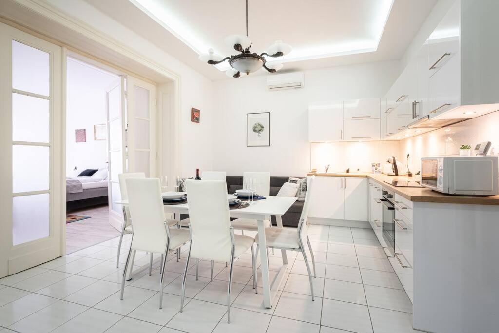 Szentkirályi Apartman 1 1088 Budapest, 29 Szentkirályi utca kép - 1