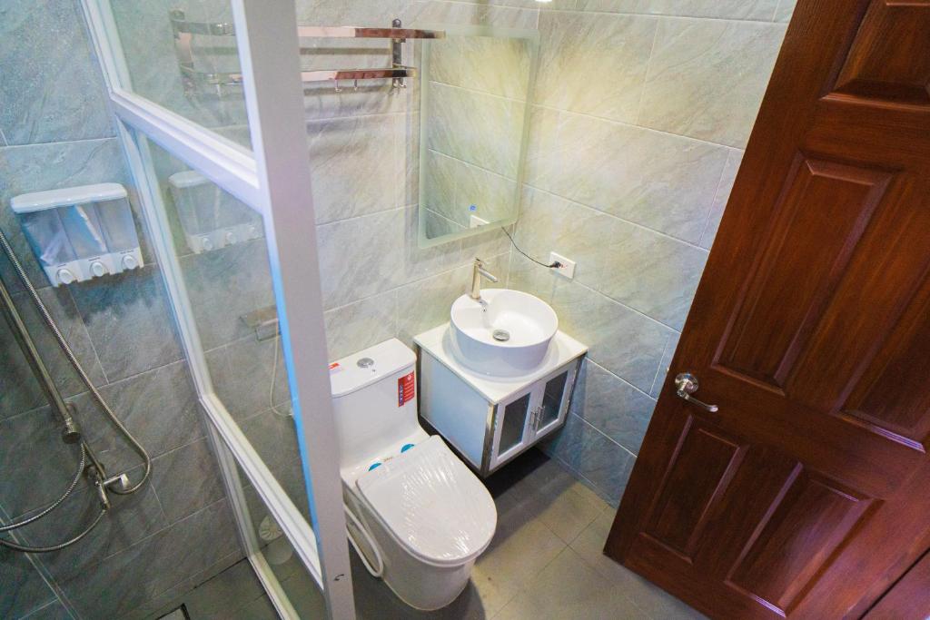 Koupelna v ubytování LacambraHills Studio Olongapo
