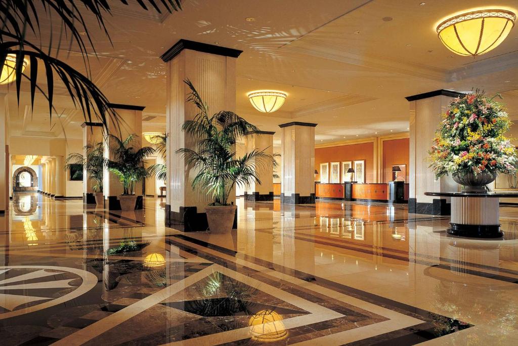 Zona de hol sau recepție la Nagoya Marriott Associa Hotel