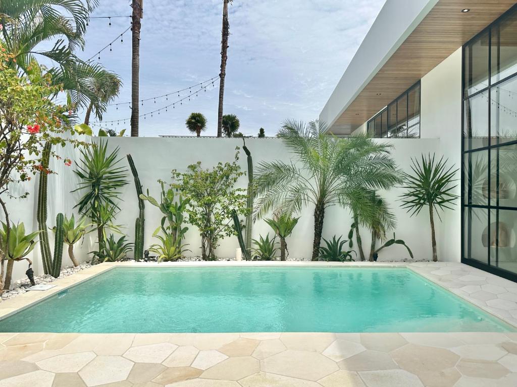 The Suites by The Young Villas - 17