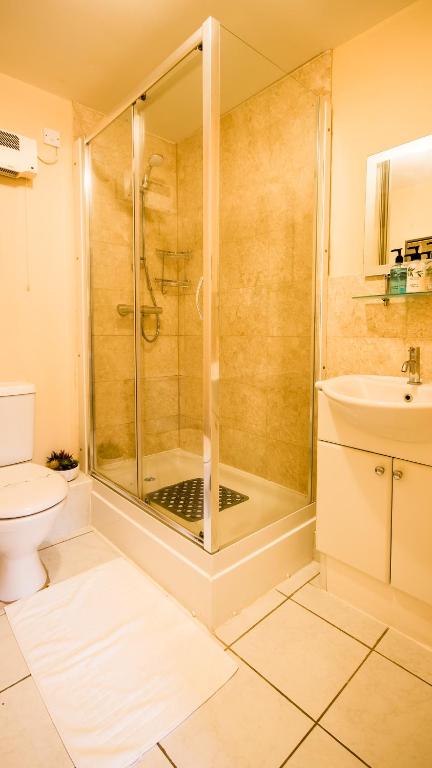 Koupelna v ubytování SOUTHAMPTON Central Apartments - Wise Stays