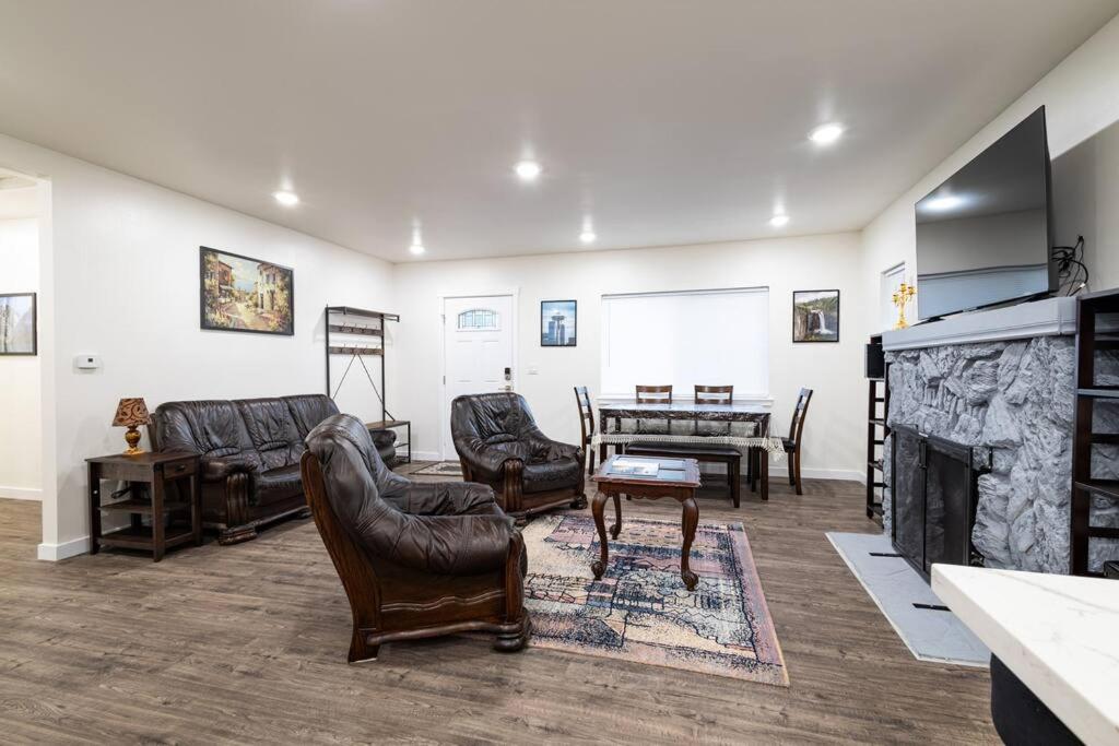 New Full Remodel Normandy Park, Normandy Park (updated prices 2024)