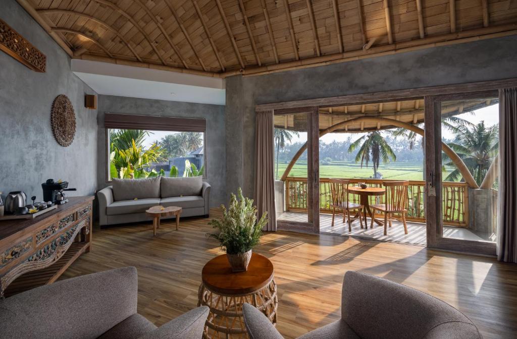 Posezení v ubytování TheWakanda Resort A Pramana Experience