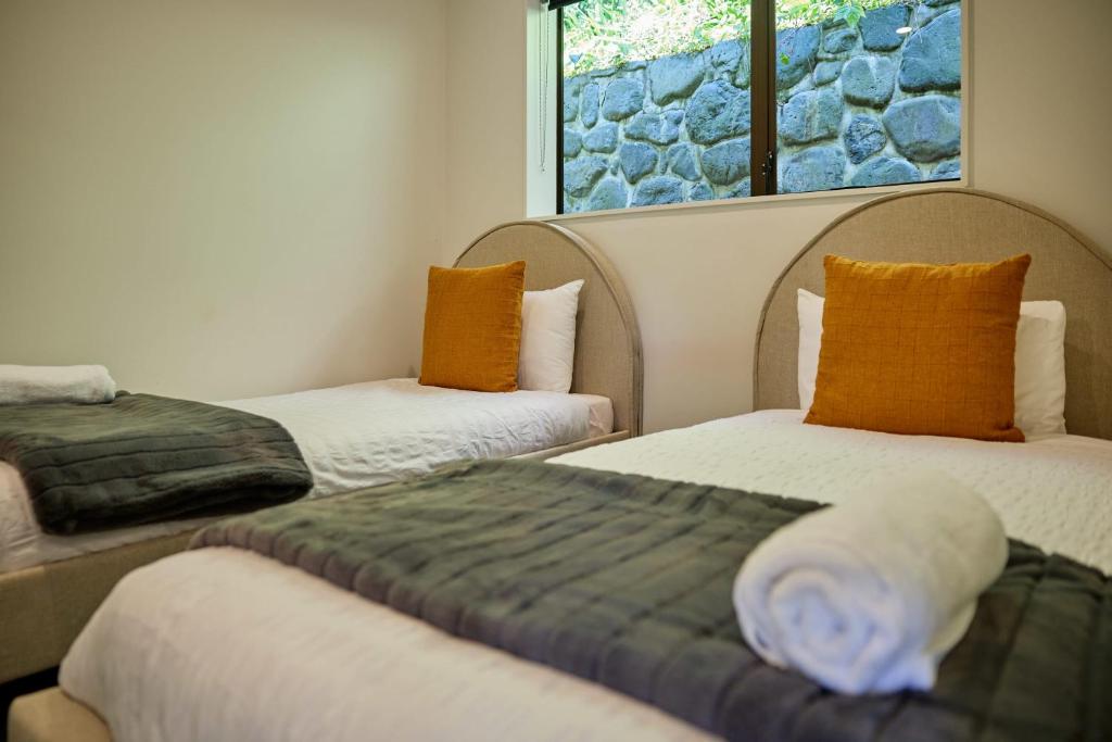 Hot Tub, Great Views, Close to Beach - Resim 14