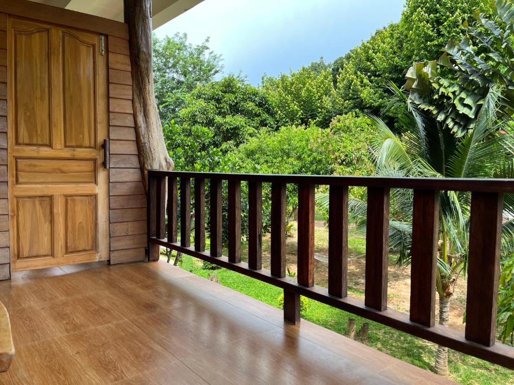 Balkón nebo terasa v ubytování Samed Garden Resort