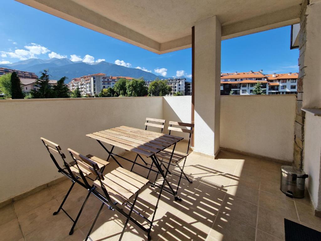 Balkón nebo terasa v ubytování Bansko Royal Towers - 2BD Flat with Parking by Flat Mаnager