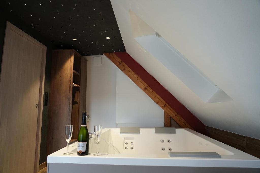 Fotografie z fotogalerie ubytování Gite Spa L'Atelier Emile - Spa Privatif - 5 min COLMAR v destinaci Sainte-Croix-en-Plaine
