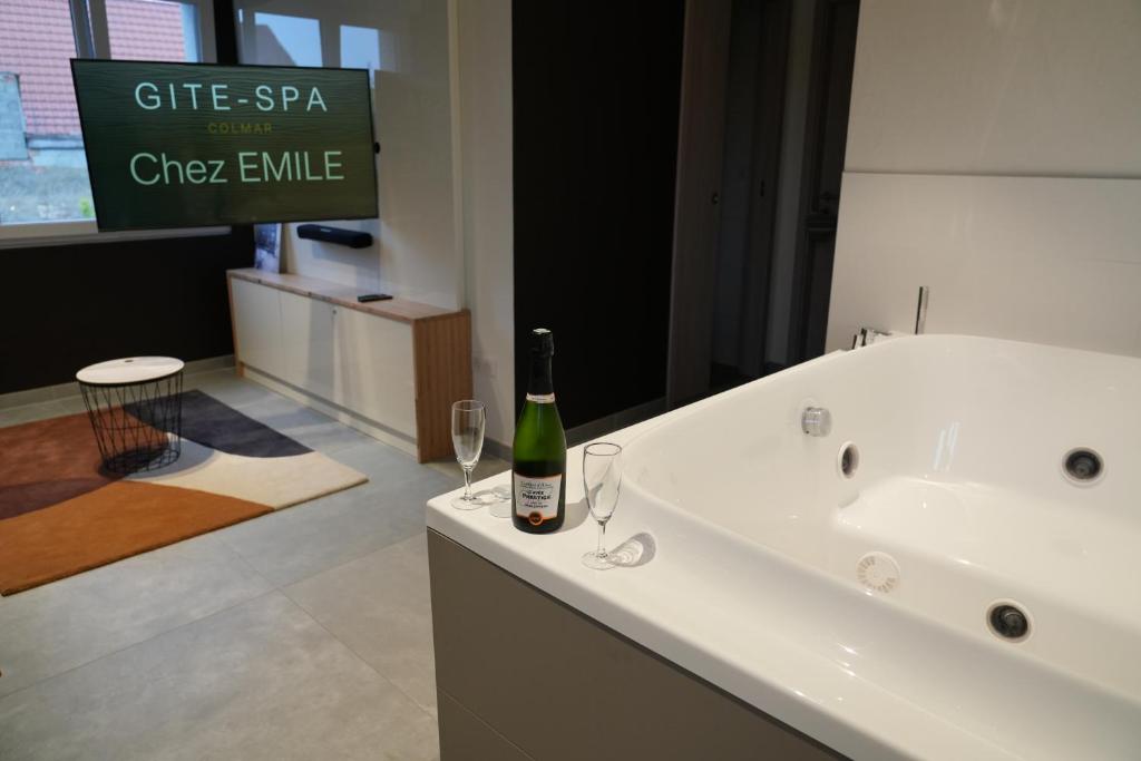 Fotografie z fotogalerie ubytování Gite Spa L'Atelier Emile - Spa Privatif - 5 min COLMAR v destinaci Sainte-Croix-en-Plaine