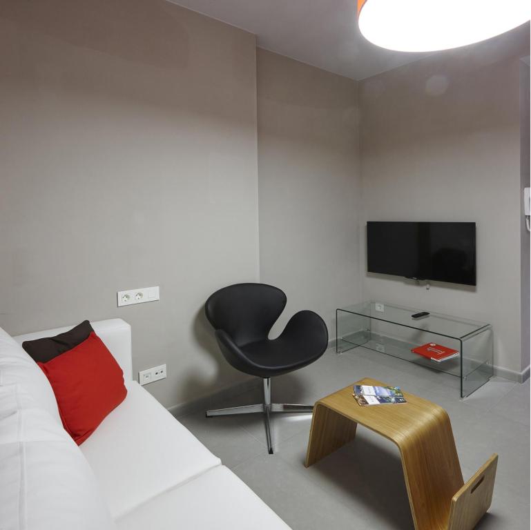 Apartamentos Caballerizas con parking gratuito - 6