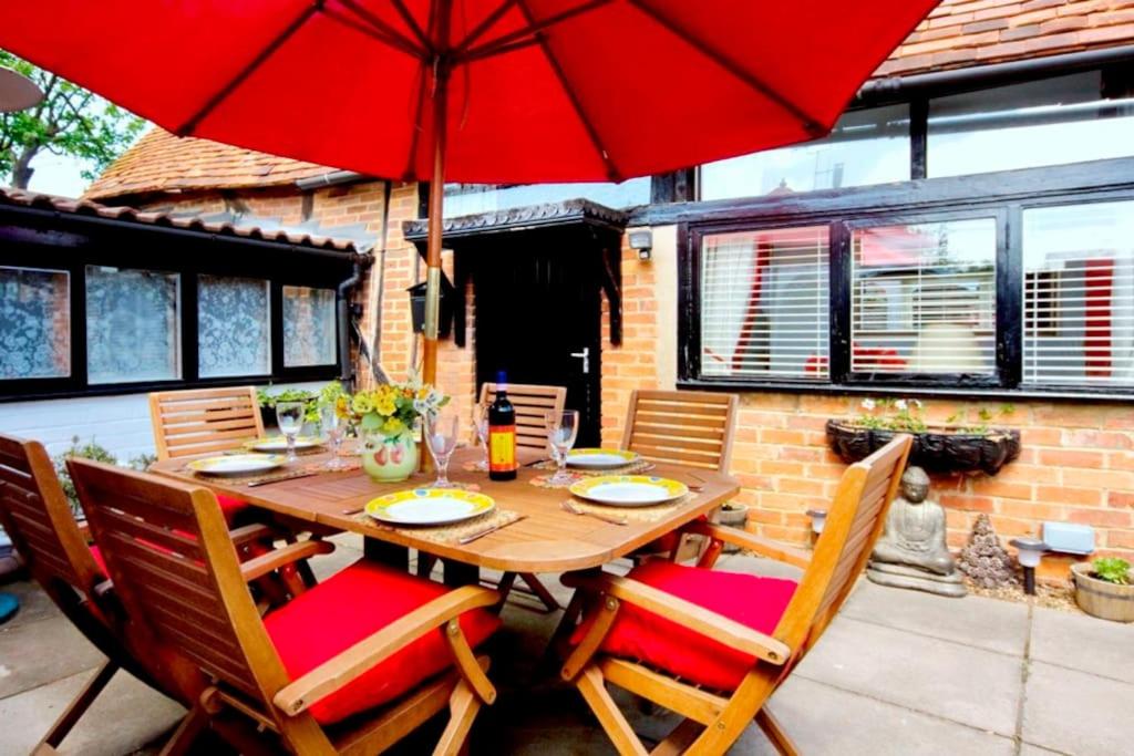 The Barn Delightful secluded Cottage in Heart Old Amersham