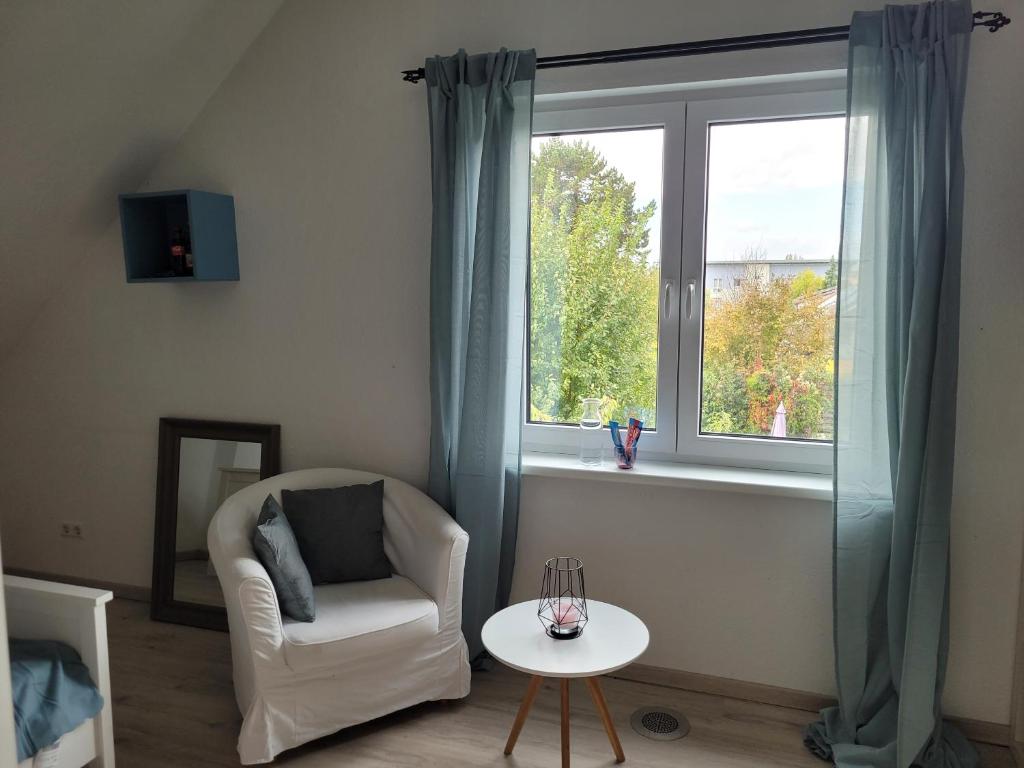 Χώρος καθιστικού στο Lin's Place - Private Room with bath near Fair