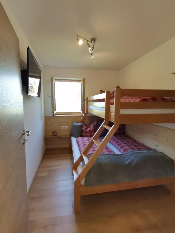 Zdjęcie z galerii obiektu AlpenApartment Zillertal w mieście Hainzenberg