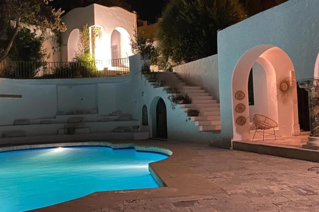 Bazén v ubytování Lella Kmar B&B avec piscine Sidi Bou Said nebo v jeho okolí