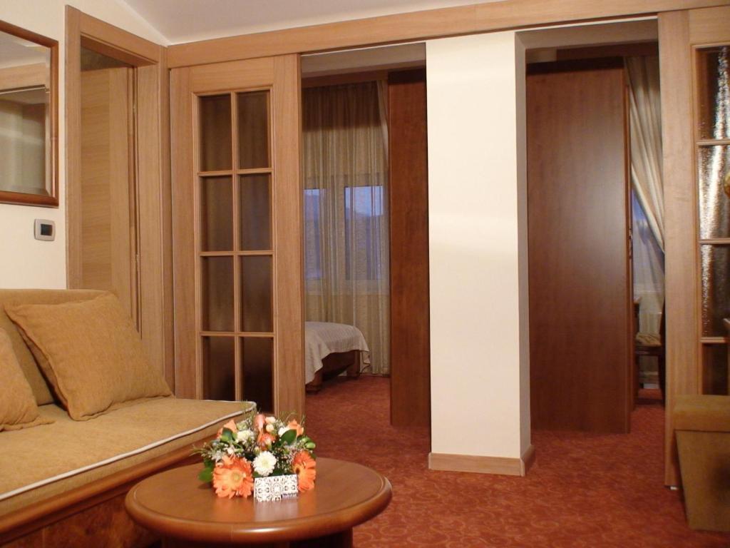 Posezení v ubytování Mali Hotel BaMBiS