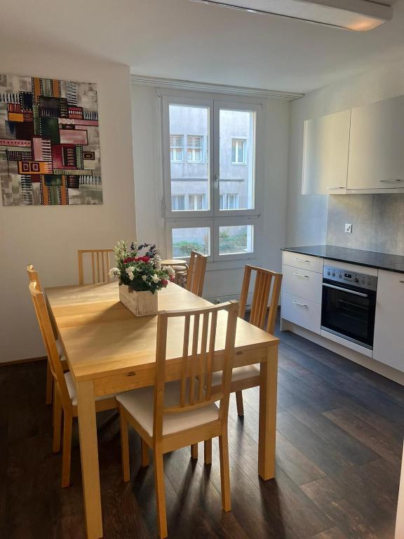 Kuchyň nebo kuchyňský kout v ubytování Basel-Stadt Gundeldingen Zimmer 404,