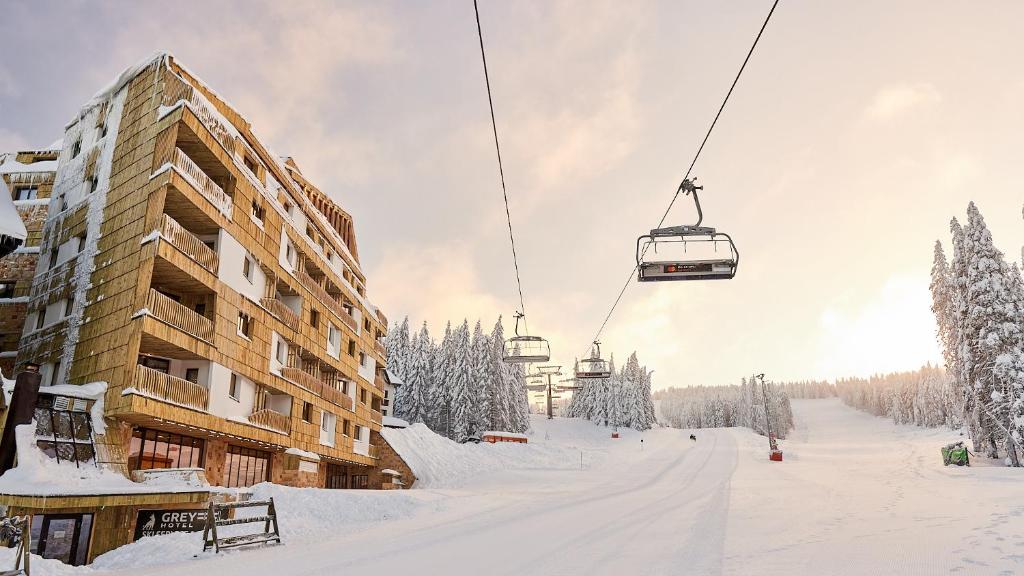 Grey Hotel Kopaonik v zimě