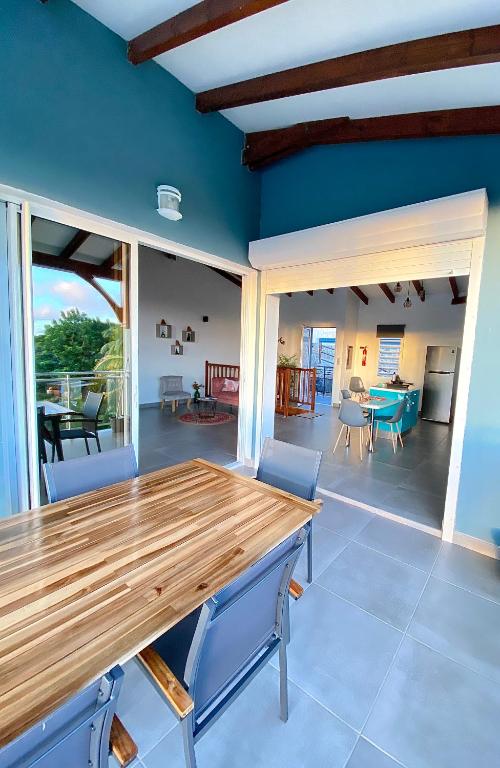 Posezení v ubytování LES VILLAS PAMEYAQUE 2 F2 avec 1 piscine et 1 F3 avec 1 piscine, Superbe Vue sur la mer