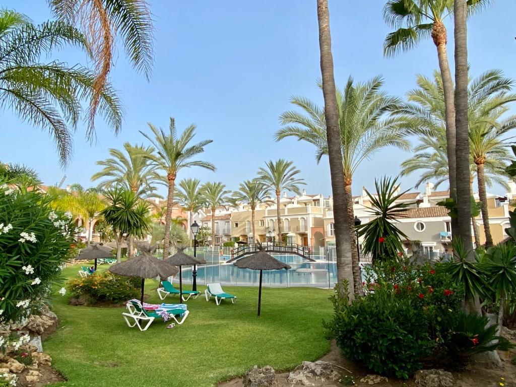 Front beach Villa in Marbella with Amazing Sea Views Semidetached photo photo 4