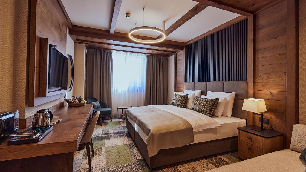 Grey Hotel Kopaonik - Deluxe Double Or Twin Room With Mountain View