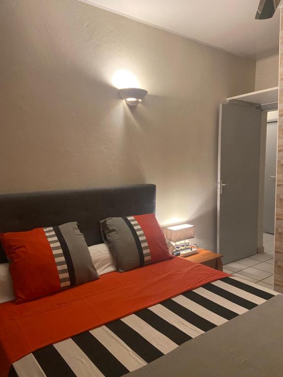 Postel nebo postele na pokoji v ubytování Happyhome