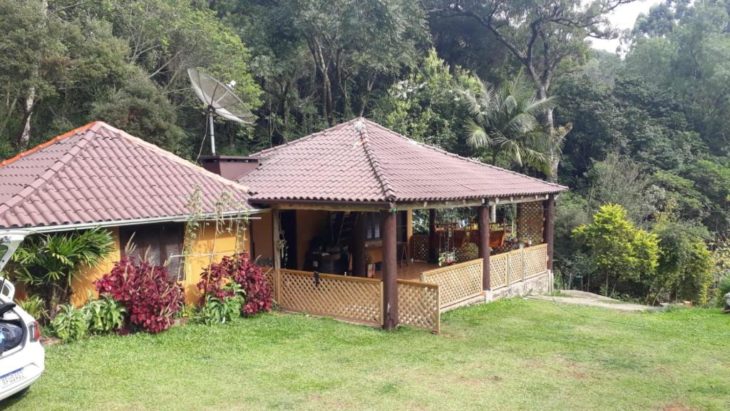 Taman di luar Casa Rural Na Serra, próxima de Cachoeiras e verde