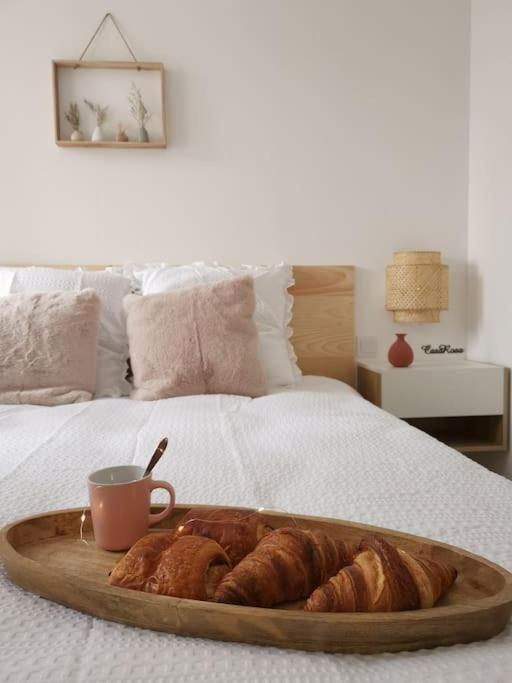 Postel nebo postele na pokoji v ubytování CASA ROSA, Un petit Cocon Catalan