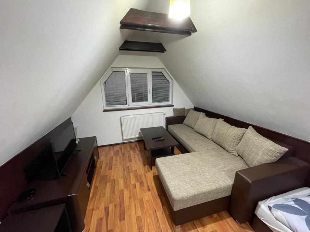 Posedenie v ubytovaní RRR Apartmány
