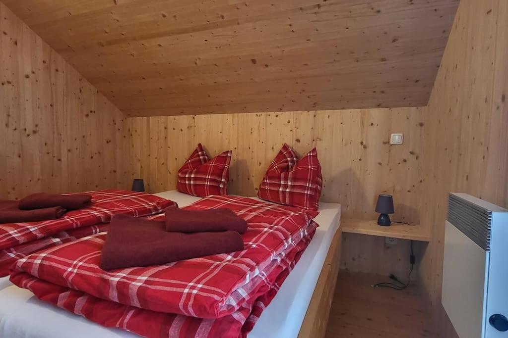 Postel nebo postele na pokoji v ubytování PAAL 162 - Tolle Aussicht, 2 Terasssen, Großes Grundstück