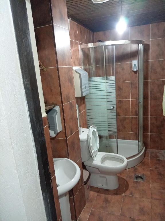 Koupelna v ubytování BUMBAR ETNO DVORAC