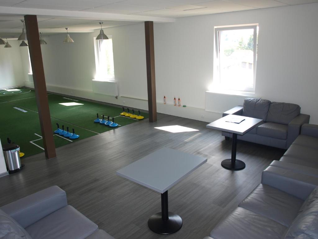 Bazén v ubytování Apartmány u golfu nebo v jeho okolí