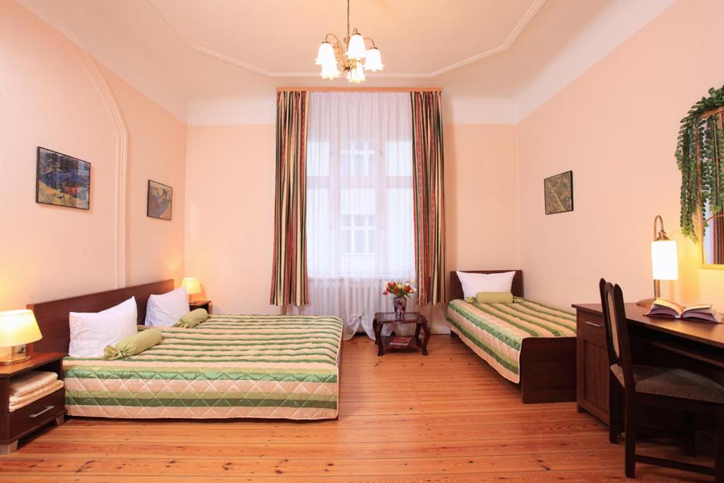 Hotel Central Inn am Hauptbahnhof Pension - Resim 2