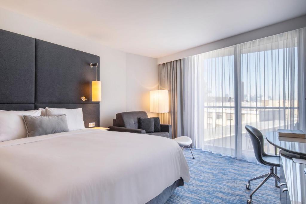 Renaissance Paris Arc de Triomphe Hotel - Resim 29