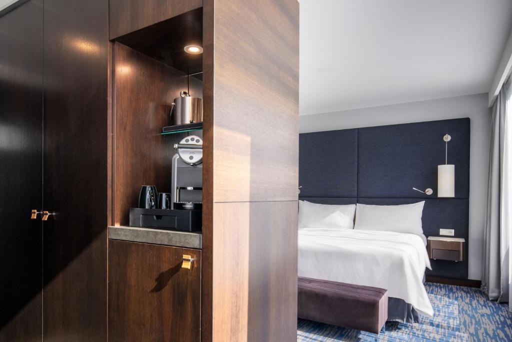 Renaissance Paris Arc de Triomphe Hotel - Resim 24